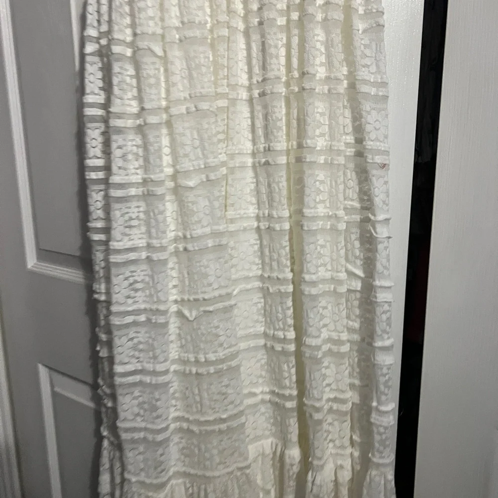 Gorgeous Elegant White Lace Maxi Dress - Picture 15 of 16
